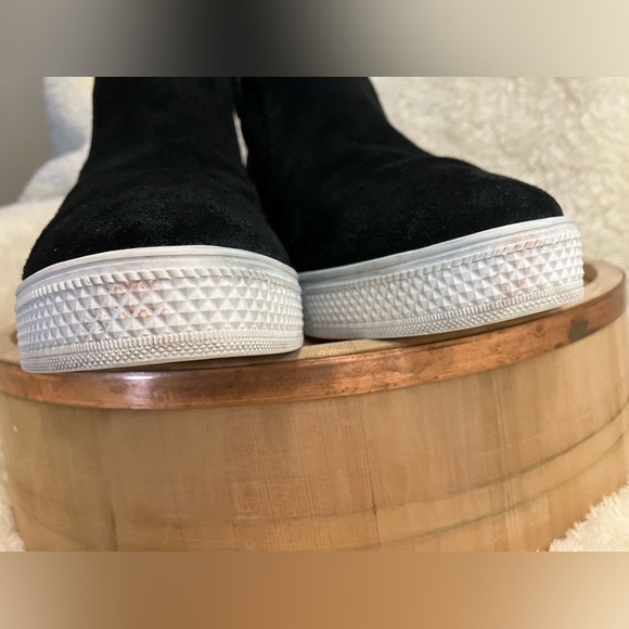 Caslon Black Suede Averie Booties Water Resistant Side Zip Hidden Wedge Sz 10.5 - Picture 9 of 11